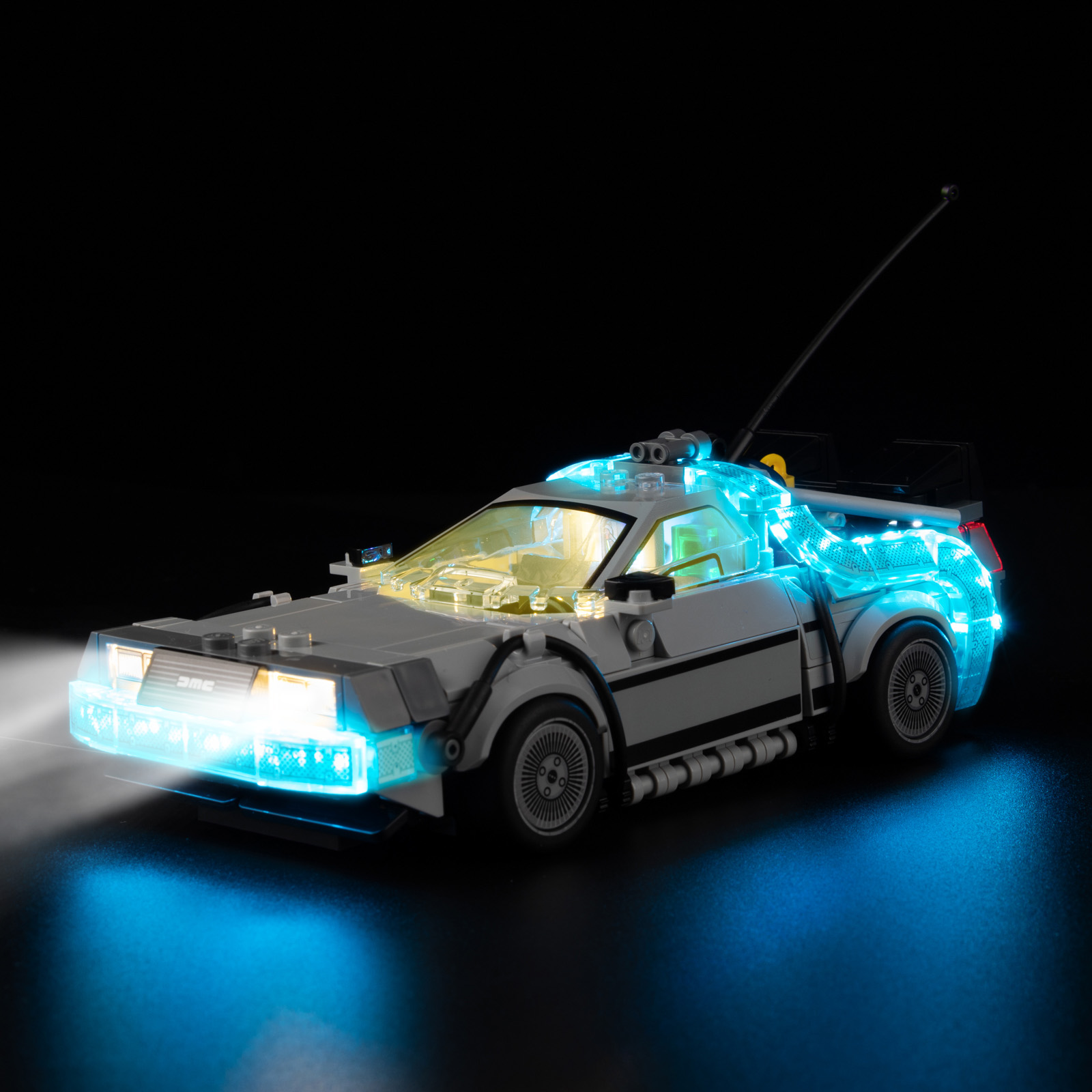Model Kit Ikaruga - Geleceğe Dönüş Delorean'dan LEGO Zaman Makinesi