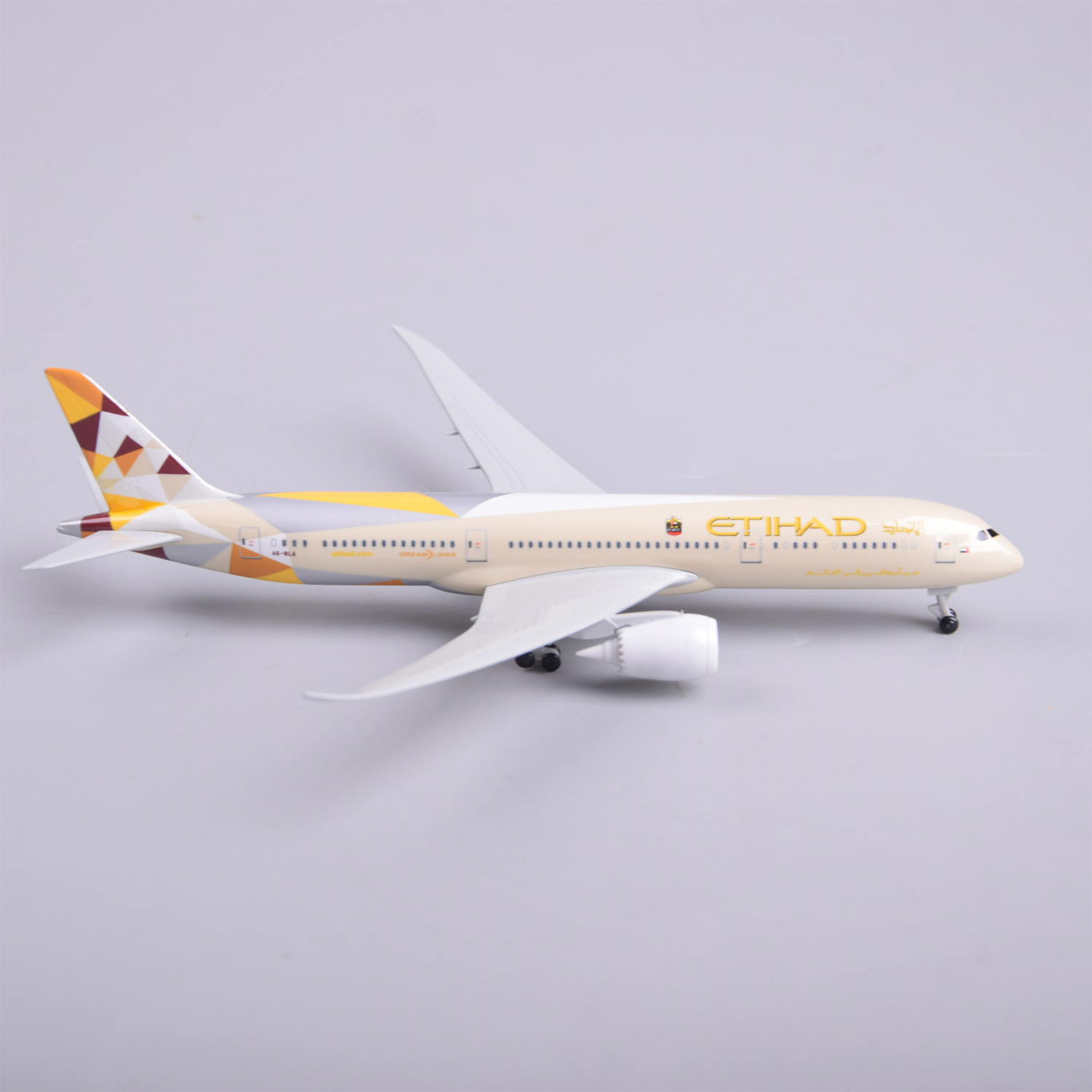 1/300 Ölçekli 20cm Etihad B787 - Model Kit Plane incelemesi ve fiyatı